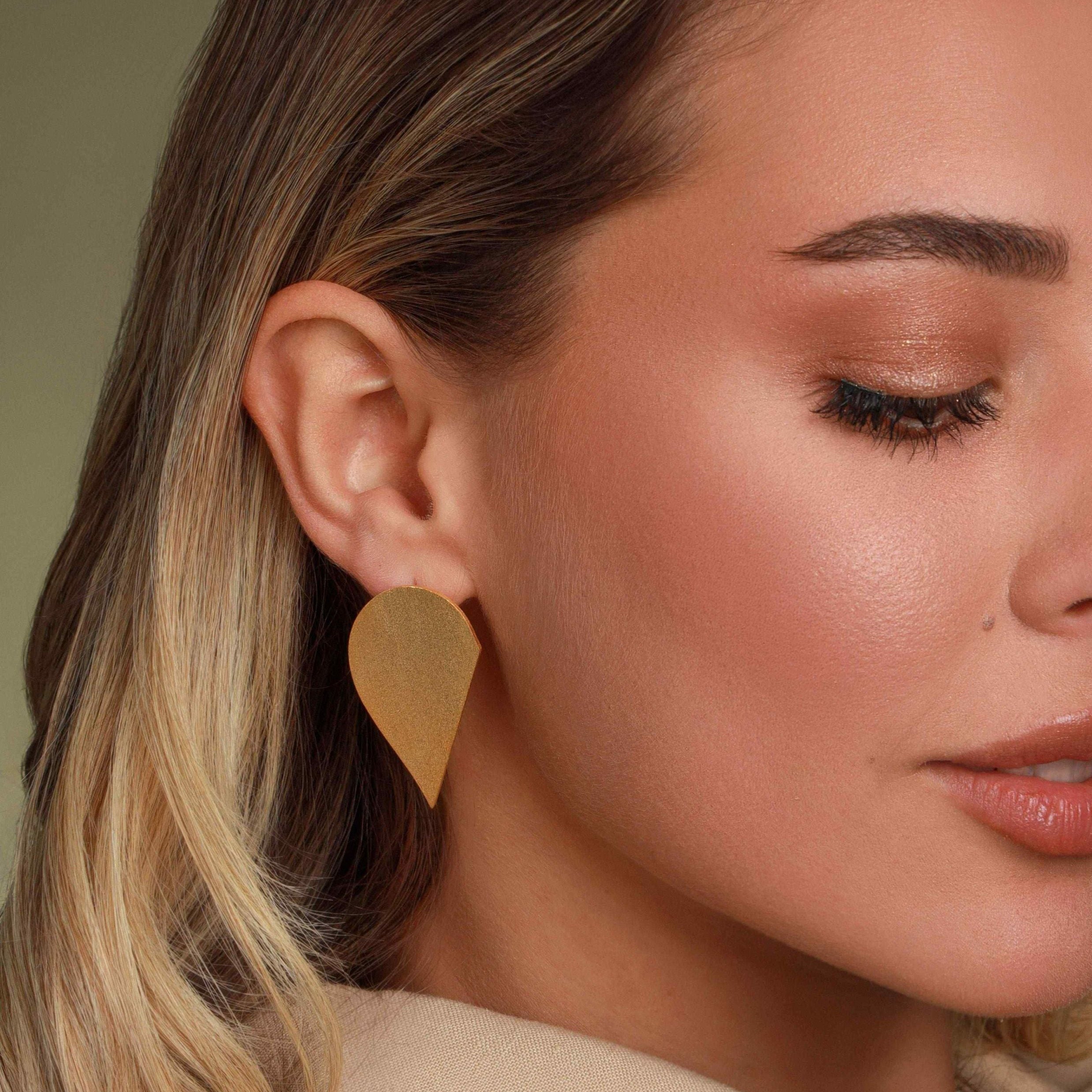 Amora Earrings