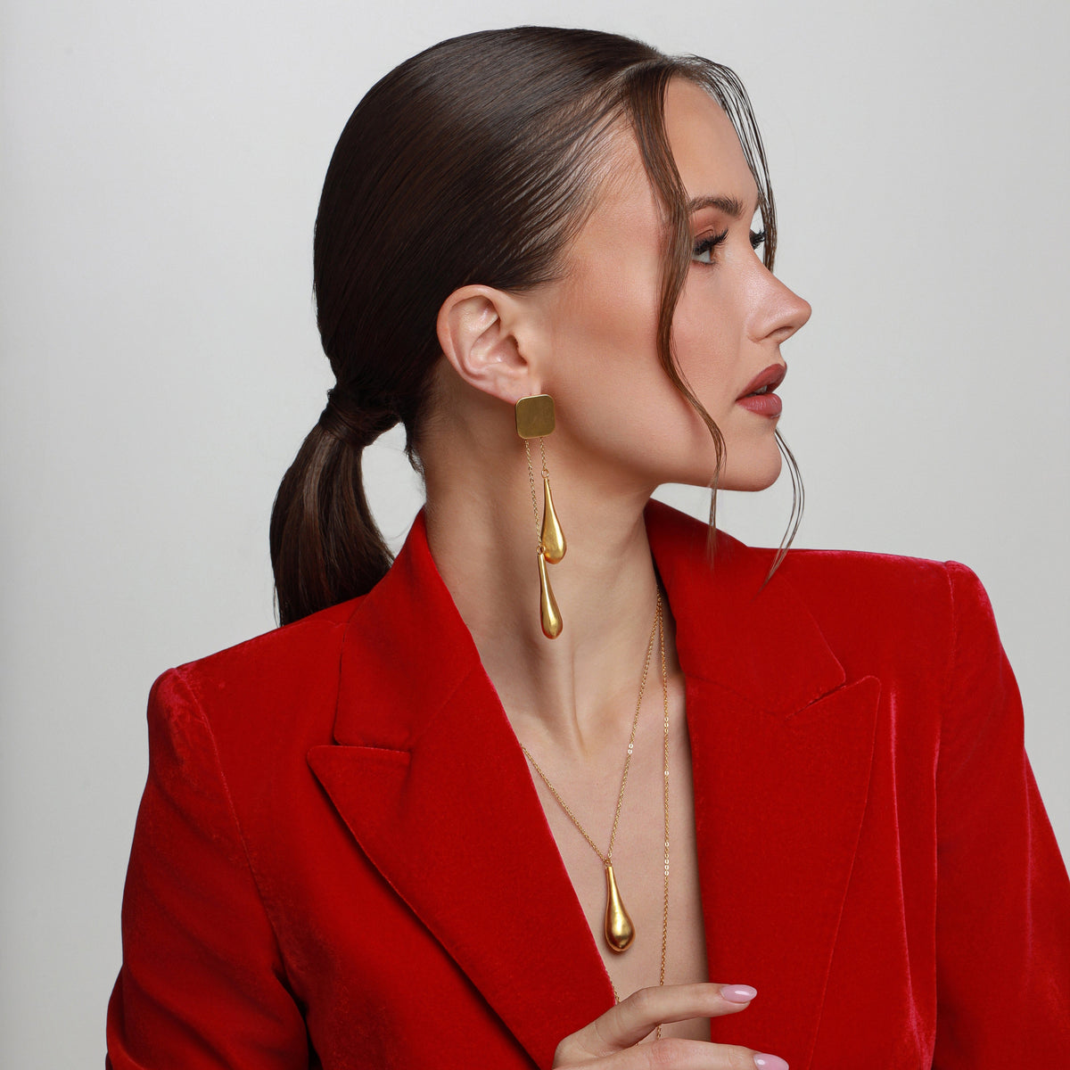 Liora Necklace Fe