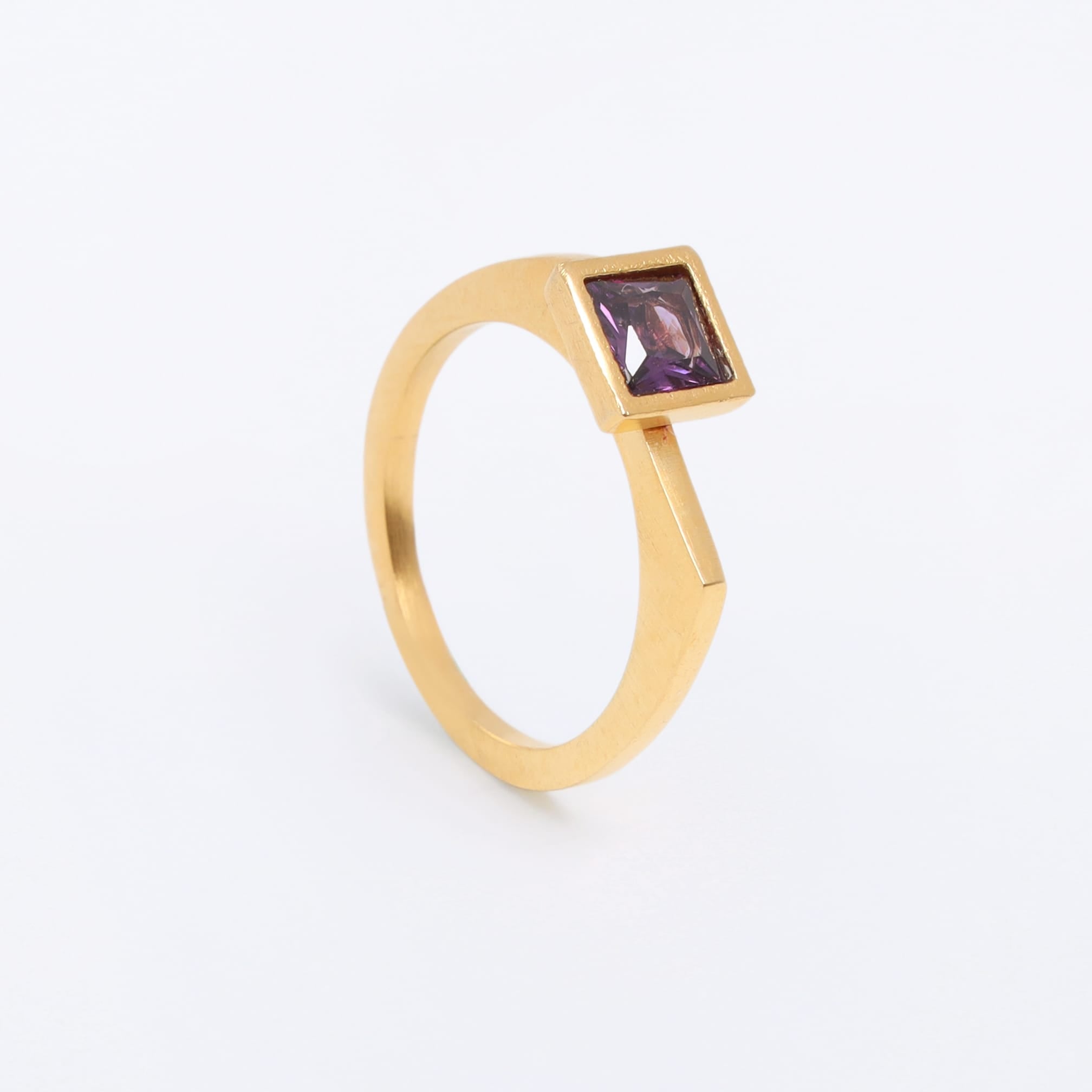 Luma Square Ring Fe