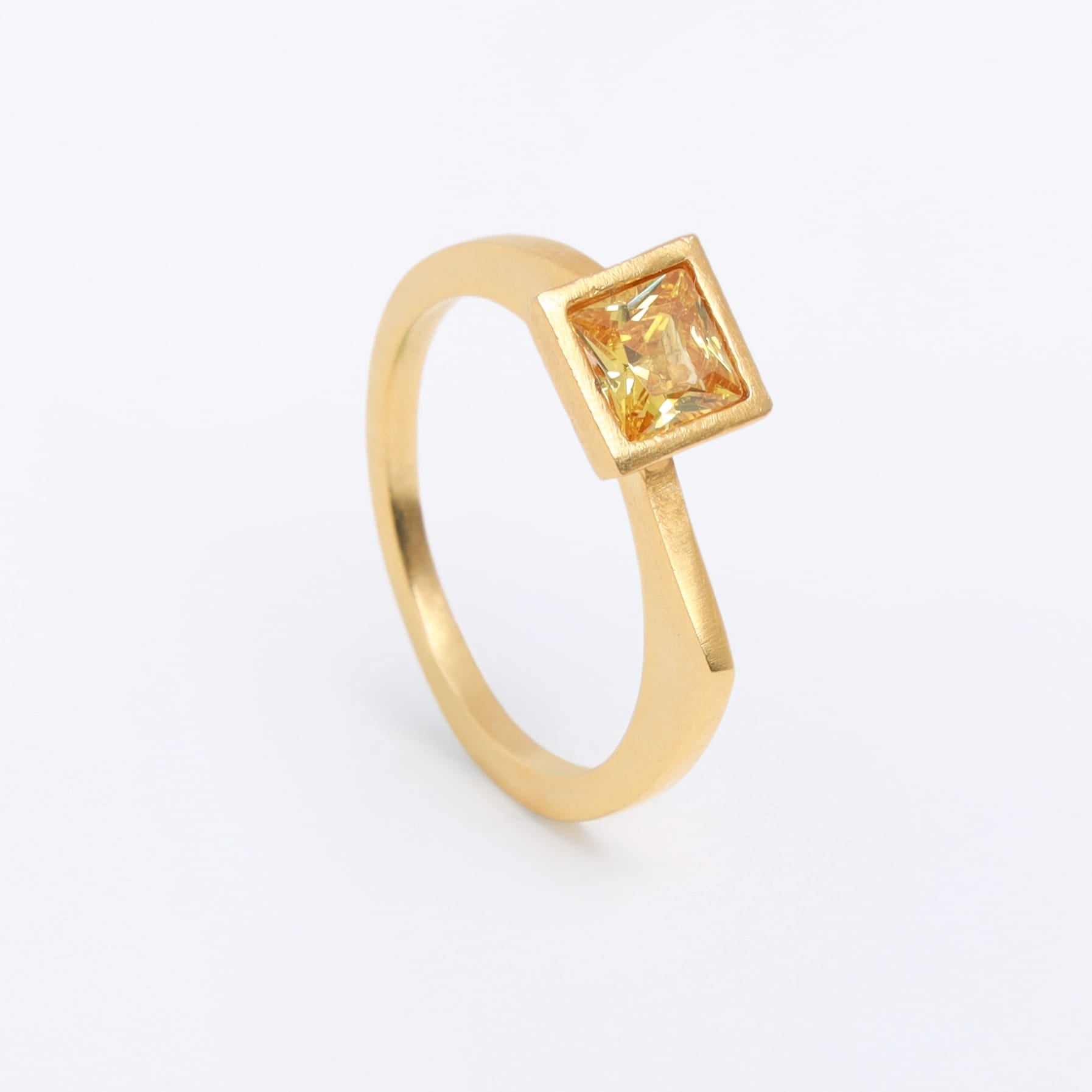 Luma Square Ring Fe