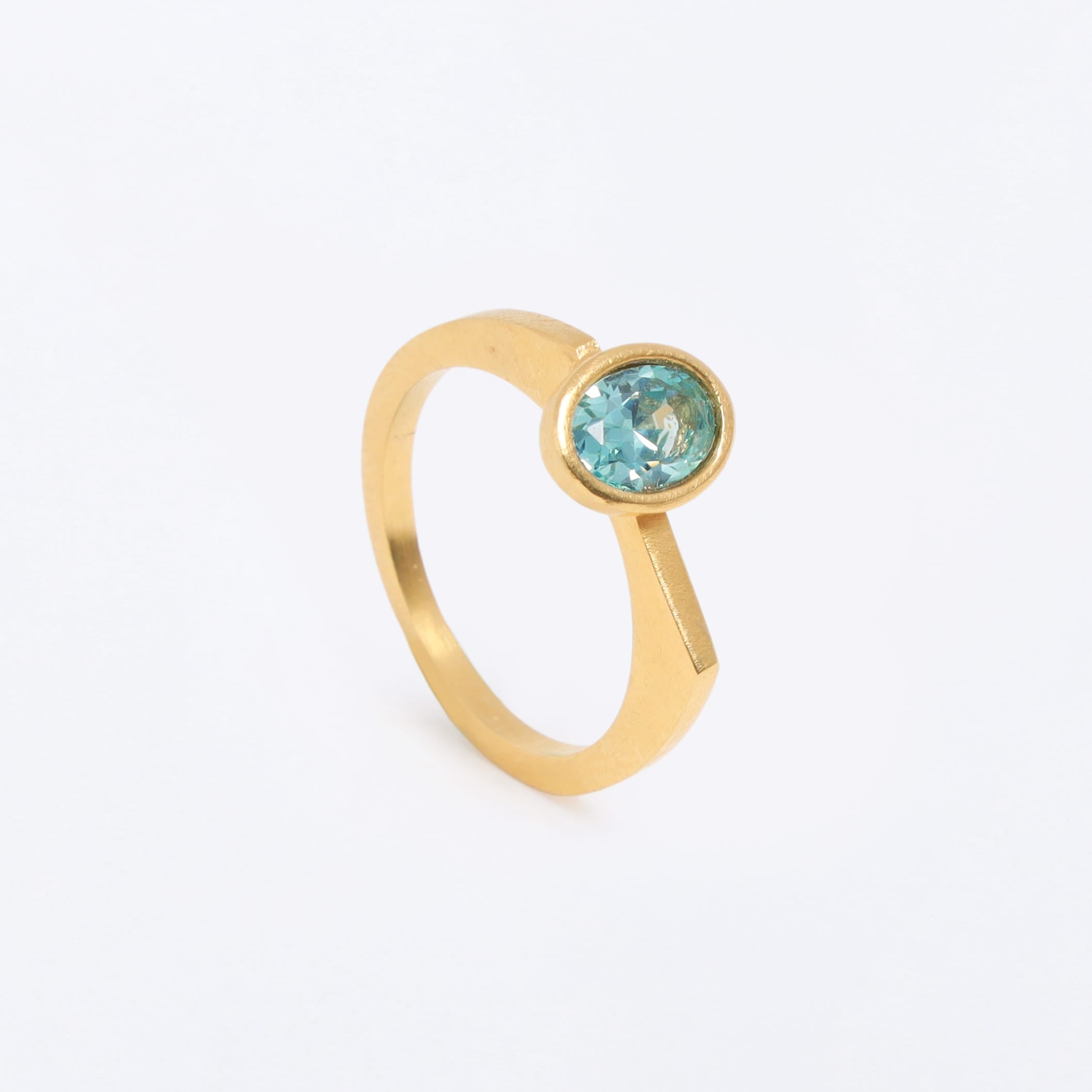 Luma Oval Ring Fe