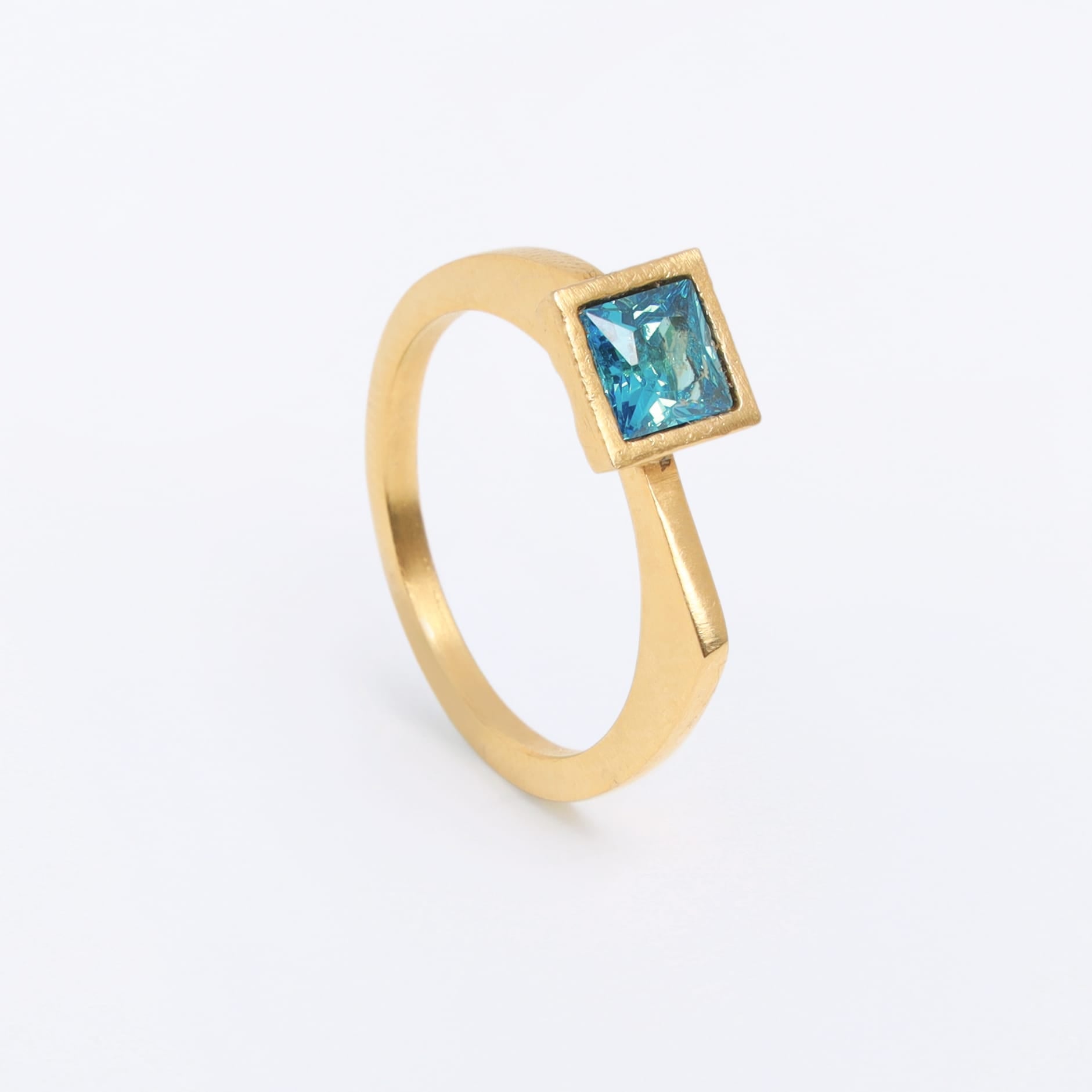 Luma Square Ring Fe
